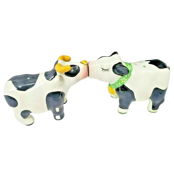Y2k Westland Kissing Cow Bull Salt & Pepper Shakers Ceramic Kitsch Figurines